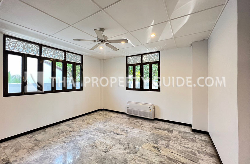 House with Private Pool in Sukhumvit 